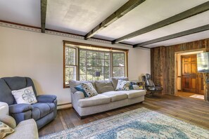 House (5 Bedrooms) | Interior