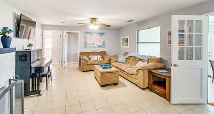 Keystone Heights Vacation Rental: On the Lake!