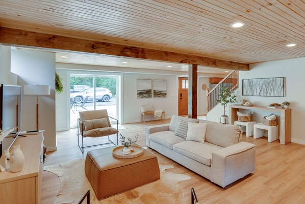 House (4 Bedrooms) | Living area | Fireplace - Hot Tub, Fire Pit: Pet-friendly Freehold Home! (Freehold)