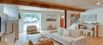 Hot Tub, Fire Pit: Pet-friendly Freehold Home!