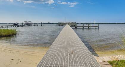Waterfront Townhome ~ 10 Mi to Navarre Beach!