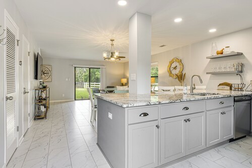 10 Mi to Navarre Beach! Waterfront Rental w/ Pool