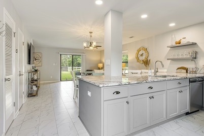 10 Mi to Navarre Beach! Waterfront Rental w/ Pool