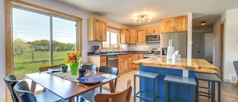 House (4 Bedrooms) | Interior