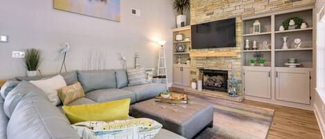 House (4 Bedrooms) | Front of property