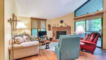 House (2 Bedrooms) | Interior