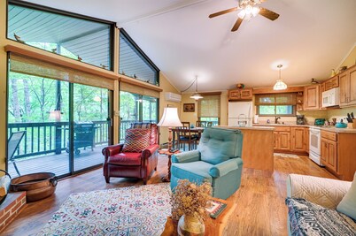 Charming Hedgesville Retreat w/ Deck + Fireplace!
