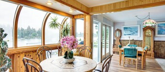 Tacoma Home on Steilacoom Lake w/ Dock!