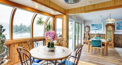 Tacoma Home on Steilacoom Lake w/ Dock!