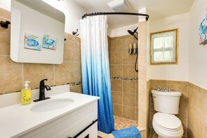 House (3 Bedrooms) | Interior - 2 Mi to Bradenton Beach: Water-view Home w/ BBQ (Bradenton)