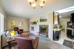 Interior - Gary Cottage w/ Outdoor Dining Areas - Near Beach! (Gary)