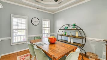 House (3 Bedrooms) | Interior
