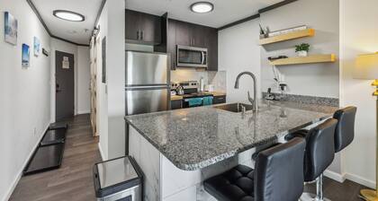 Cozy Snowshoe Condo Rental: Walk to Chair Lift!