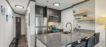 Cozy Snowshoe Condo Rental: Walk to Chair Lift!