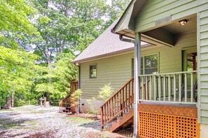 House (4 Bedrooms) | Interior - Relaxing Saluda Home Near Waterfall Trails! (Saluda)