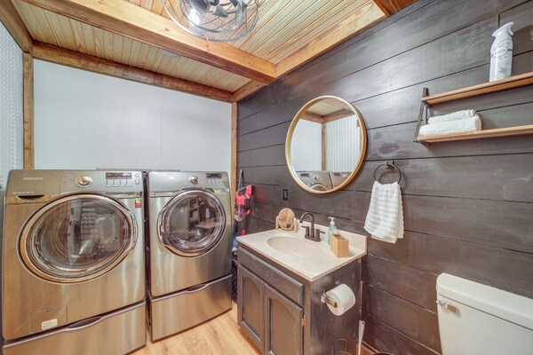 Private Hot Tub & Dock: Lakefront Grove Retreat! - Grove