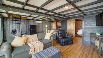 Casa (2 Bedrooms) | Interior