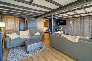 Casa (2 Bedrooms) | Interior