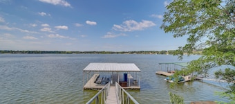 Private Hot Tub & Dock: Lakefront Grove Retreat!