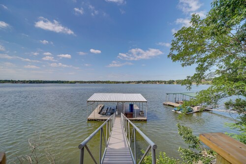 Private Hot Tub & Dock: Lakefront Grove Retreat!