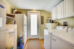 Cottage (5 Bedrooms) | Interior - Dewey Beach Cottage Near Ocean - Walk to Beach! (Dewey Beach)