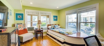Dewey Beach Cottage Near Ocean - Walk to Beach!