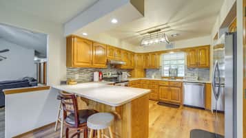 House (3 Bedrooms) | Interior
