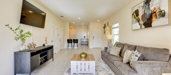 Sunny St Augustine Getaway w/ Patio & Pool Access