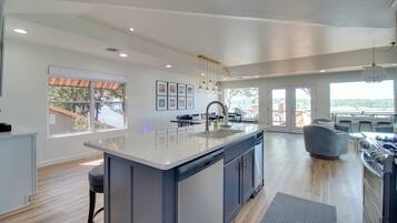 Rumah (5 Bedrooms) | Interior