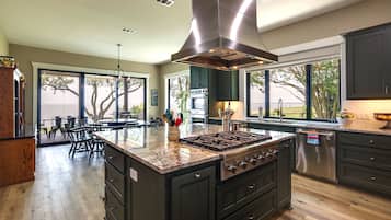 House (5 Bedrooms) | Private kitchen | Microwave, oven, stovetop, dishwasher