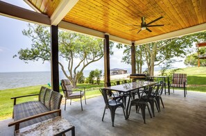 Interior - Lakefront Onalaska Home w/ Screened-in Porch! (Onalaska)