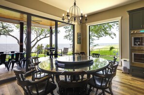 Interior - Lakefront Onalaska Home w/ Screened-in Porch! (Onalaska)