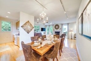 Interior - 1 Mi to Indiana Dunes NP: Spacious Gary Home! (Gary)