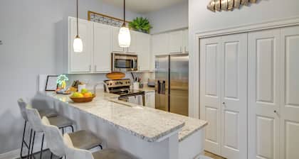 'cloud 9 on the Gulf', 1 Mi to Beach: Pet Friendly