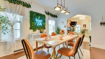 House (4 Bedrooms) | Front of property