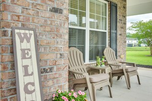 Terrace/patio - Summerville Getaway w/ Pool Access: Near Golf! (Summerville)