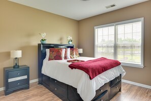 獨棟房屋 (4 Bedrooms) | 4 間臥室、筆電工作空間、熨斗/熨衣板、床單