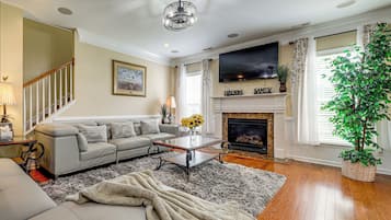 House (4 Bedrooms) | Front of property