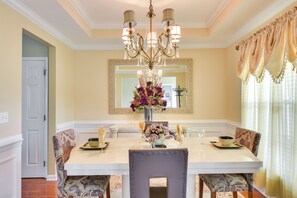 Dining - Summerville Getaway w/ Pool Access: Near Golf! (Summerville)