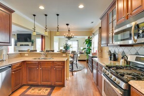 House (4 Bedrooms) | Private kitchen | Microwave, oven, stovetop, dishwasher - Summerville Getaway w/ Pool Access: Near Golf! (Summerville)