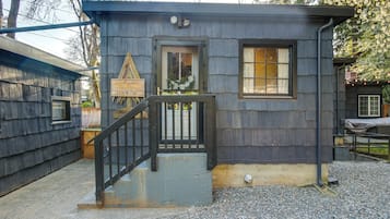 Apartment (0 Bedroom) | Interior