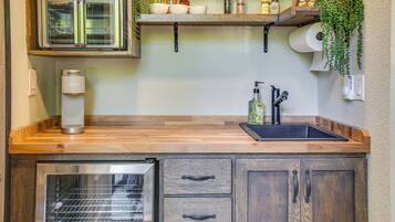 Apartment (0 Bedroom) | Interior