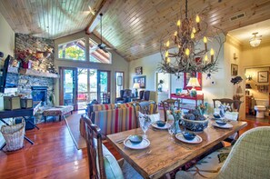 Interior - Bryson City Condo w/ Spectacular Views & Amenities (Whittier)