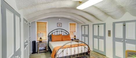 House (1 Bedroom) | Interior