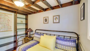 House (1 Bedroom) | Interior