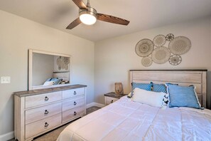 Apartment (2 Bedrooms) | 2 bedrooms, iron/ironing board, bed sheets - Greer Getaway w/ Smart TV ~ 1 Mi to Dtwn! (Greer)