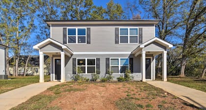 Greer Getaway w/ Smart TV ~ 1 Mi to Dtwn!