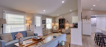 Harpers Ferry Home w/ Private Pool & Hot Tub!