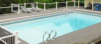 บ้าน Harpers Ferry พร้อมสระว่ายน้ำส่วนตัวและอ่างน้ำอุ่น!