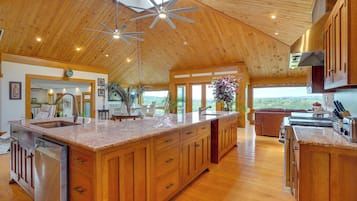 Rumah (4 Bedrooms) | Interior